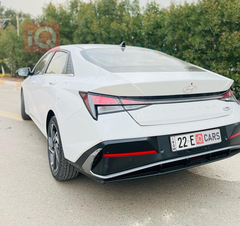 هیۆندای ئەلەنترا